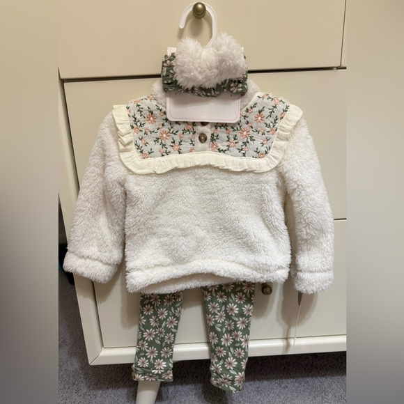 Other - Floral Baby Outfit with Fleece Top